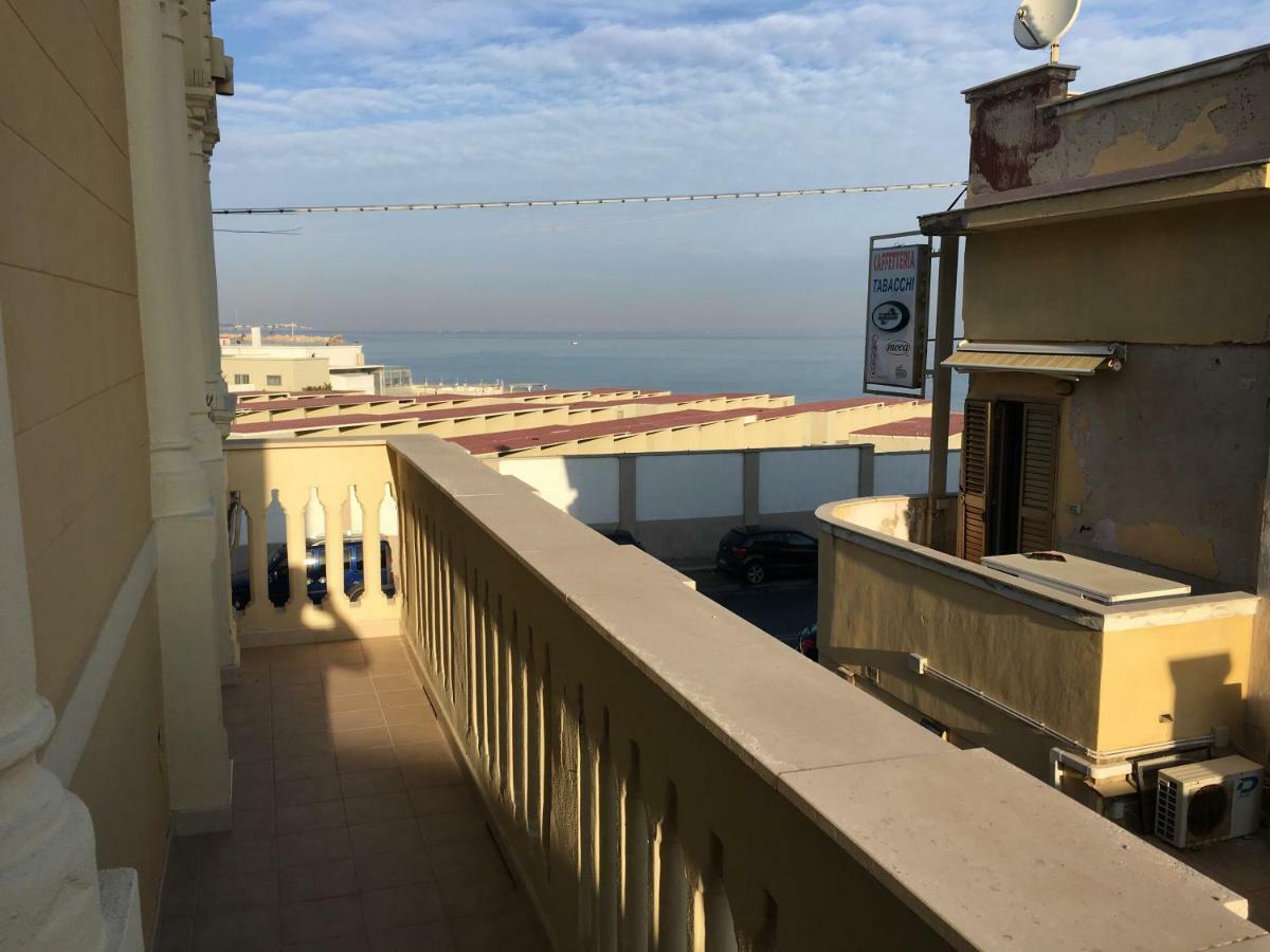 Appartamento Di Fronte Al Mare By Apulia Accommodation Μπάρι Εξωτερικό φωτογραφία